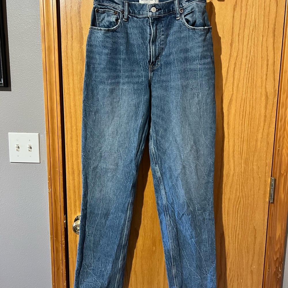 Abercrombie Curve Love 90’s Straight Ultra High Rise size 29L
